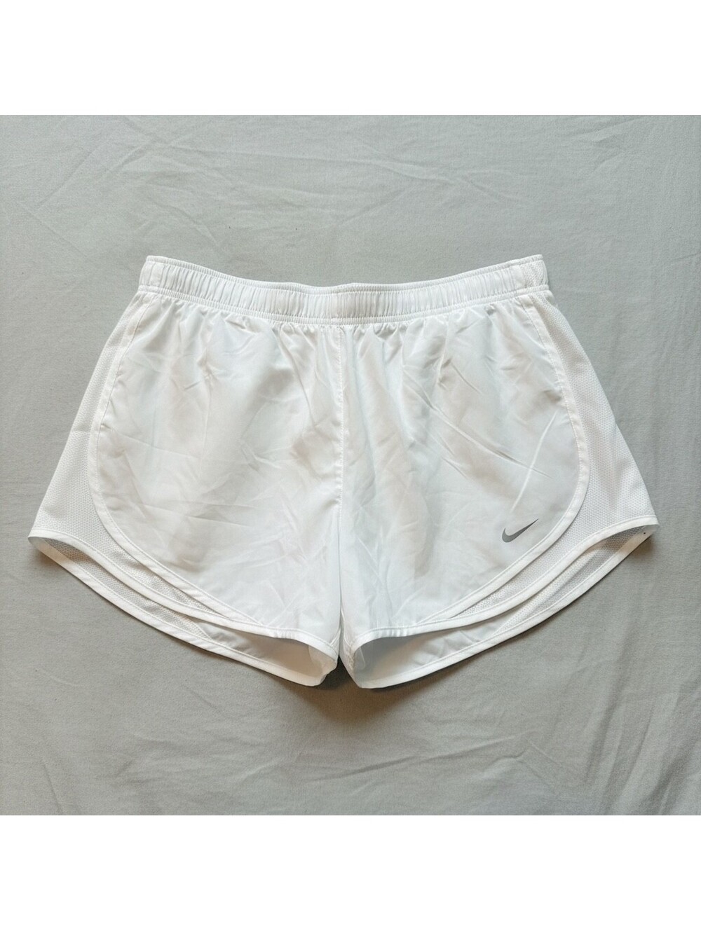 Nike Dri-FIT White Running Shorts XL | Lightweight Athletic Gym Performance